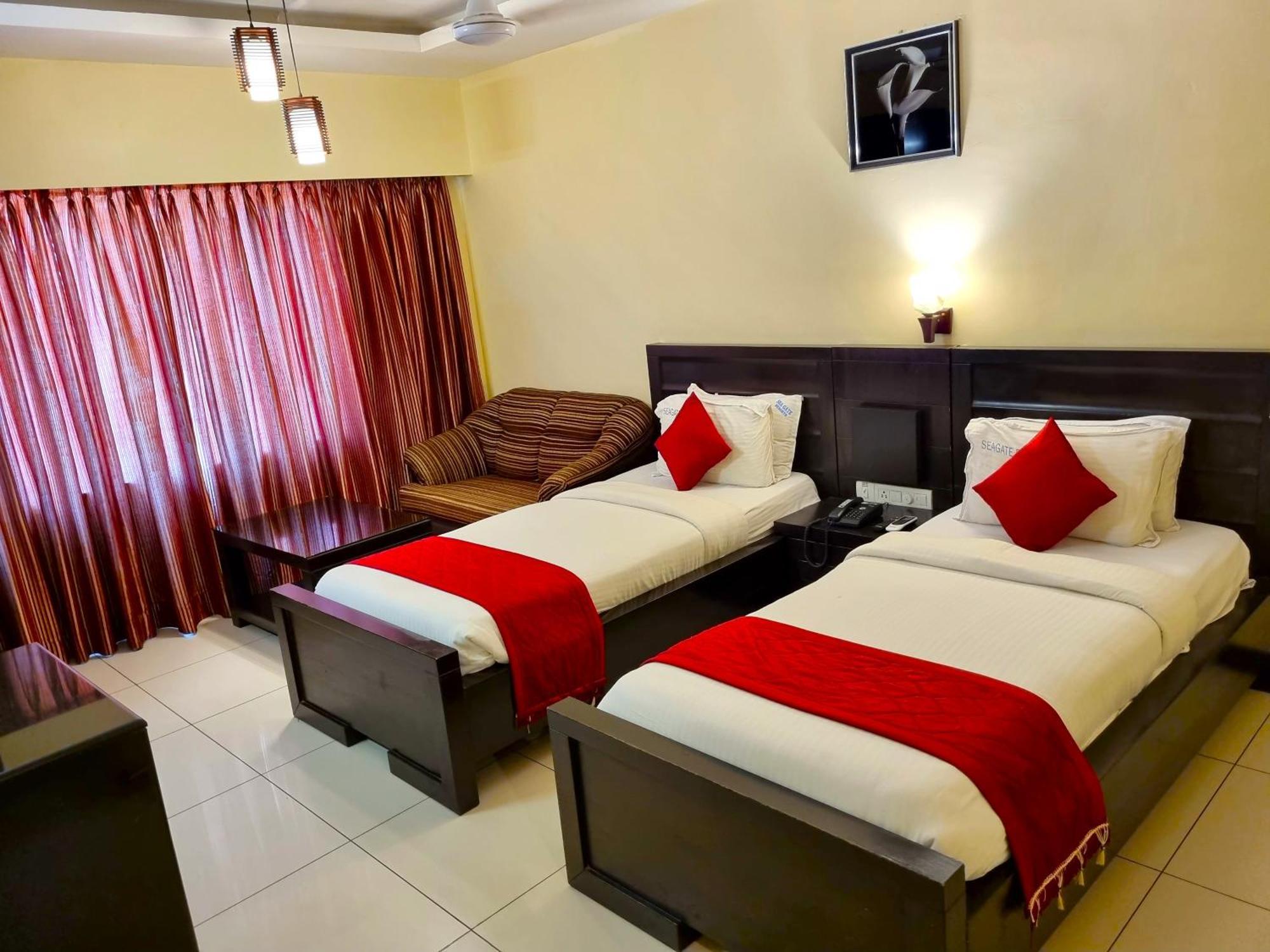 Seagate Church View Resorts Velanganni Bagian luar foto